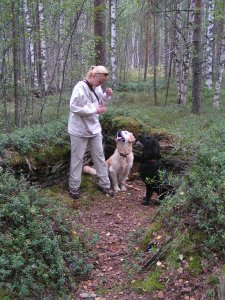 Anna, Kassu and Flippe near the cache